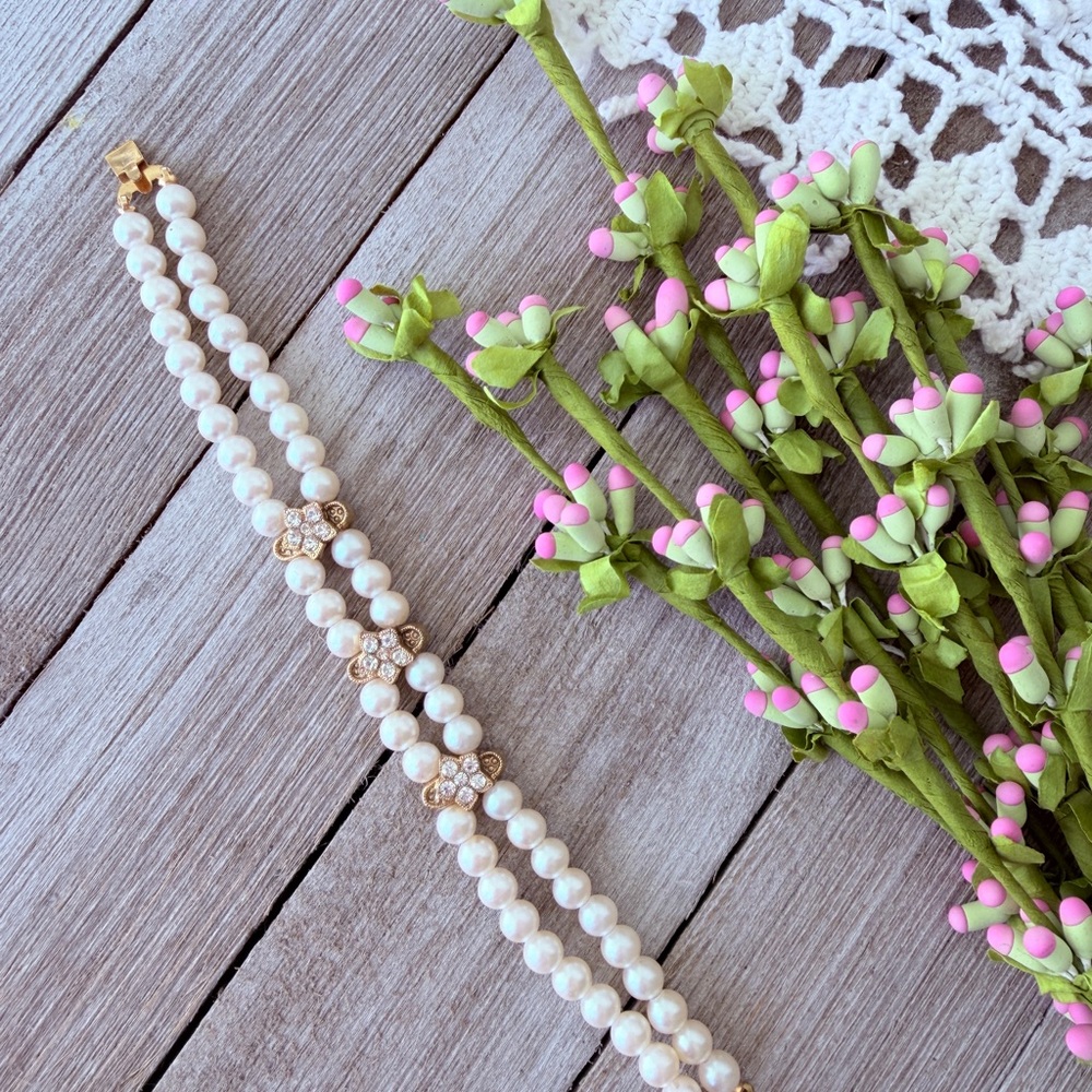 Vintage double stranded Pearl bracelet with Gold and Accents